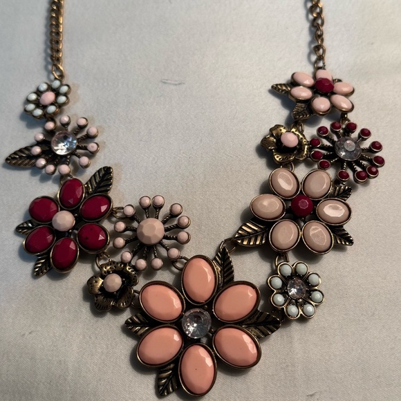Gold-Tone Acrylic & Rhinestone Flower Statement‎ Necklace - Picture 1 of 9
